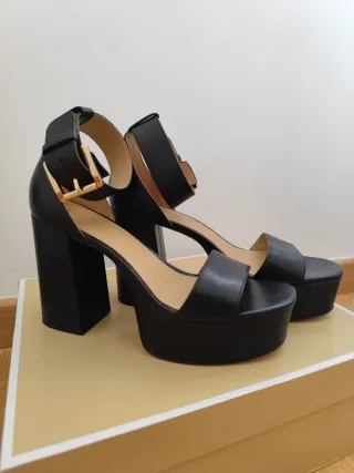 Sandalias Michael Kors Tacón Ancho Negro