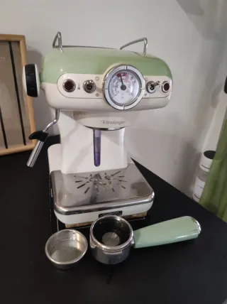 Macchina Caffè Vintage Crema e menta