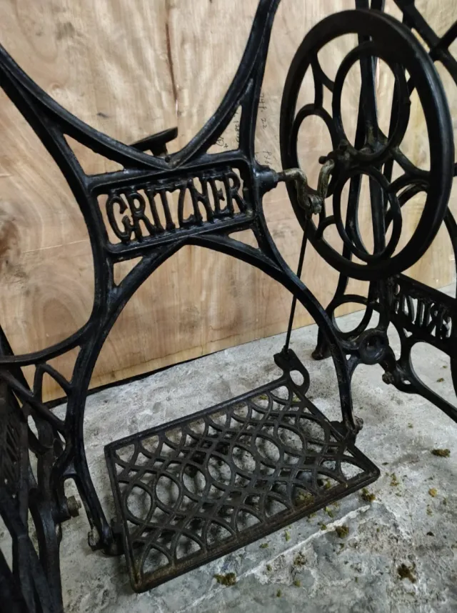 Base Máquina Coser Antigua Hierro Fundido GRIZNER 