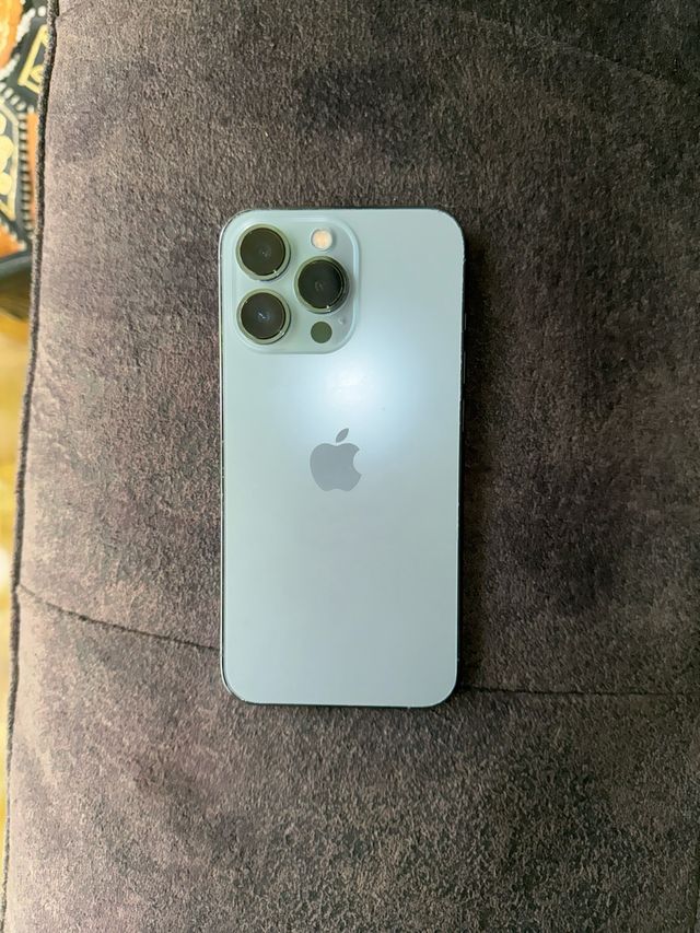 iPhone 13 Pro 128 GB para piezas NO ENCIENDE