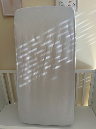 Colchón Zippy 120x60 + Protector + 2 sábanas