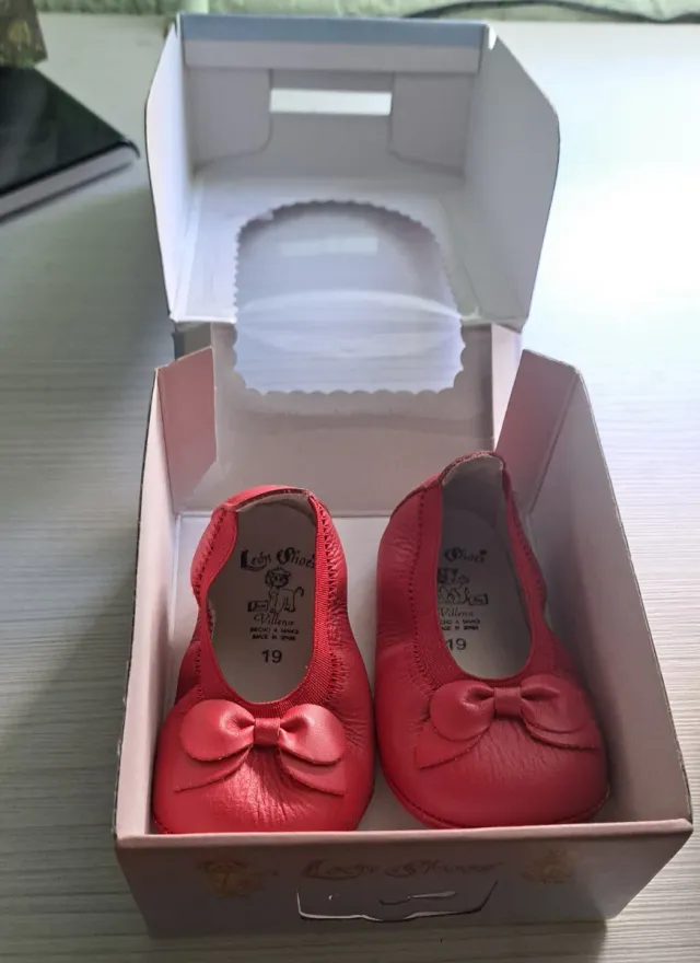 Zapatitos rojos bebé lazo