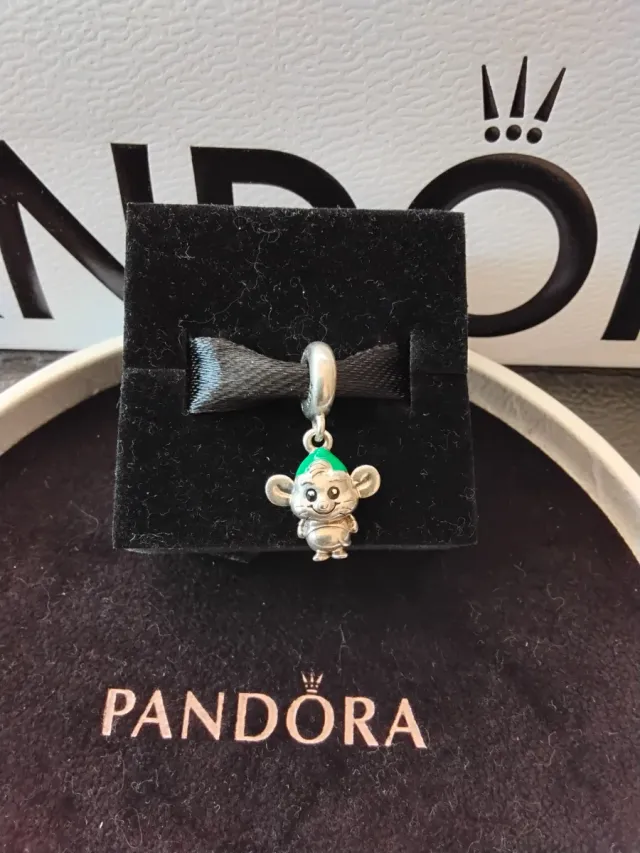 Charm ratón Gus Pandora verde y plata