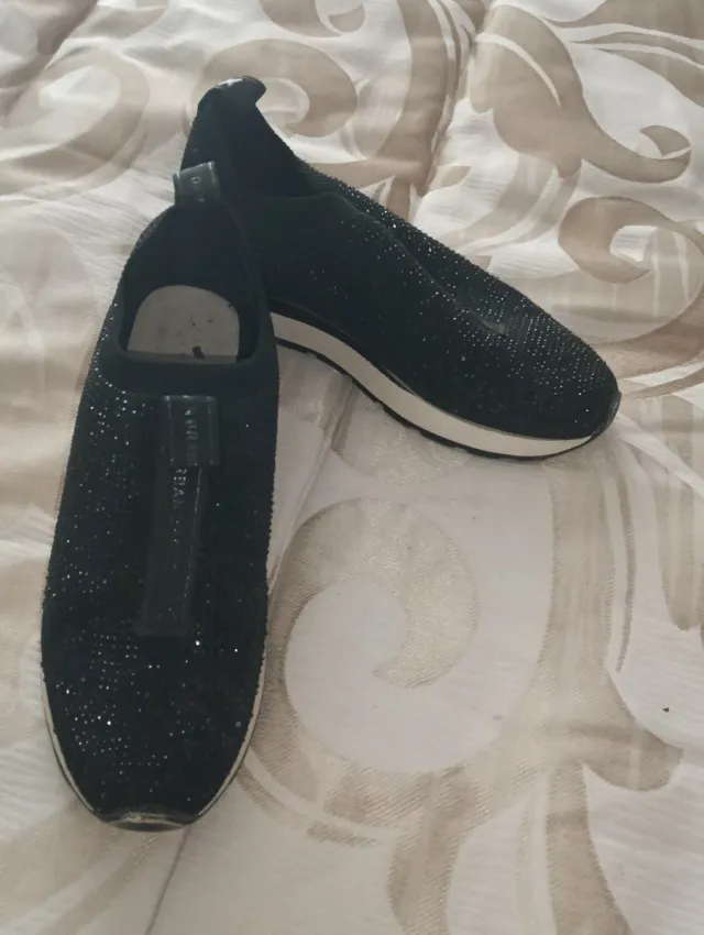 Zapatillas negras mujer