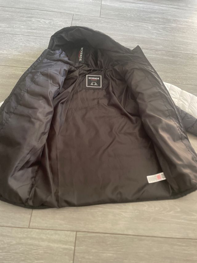 Abrigo McKenzie Negro, Gris y Blanco Nuevo