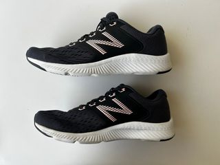 Zapatillas New Balance Mujer Azul marino y rosa