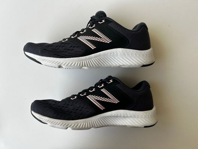 Zapatillas New Balance Mujer Azul marino y rosa