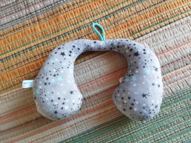 Cojín de cuello para el coche bebé