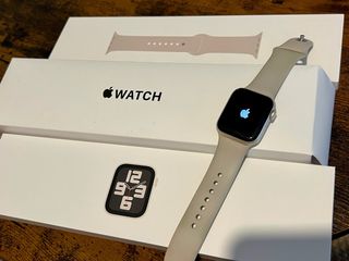 Apple Watch SE 40mm Aluminio Beige/Plata