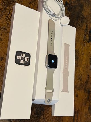 Apple Watch SE 40mm Aluminio Beige/Plata