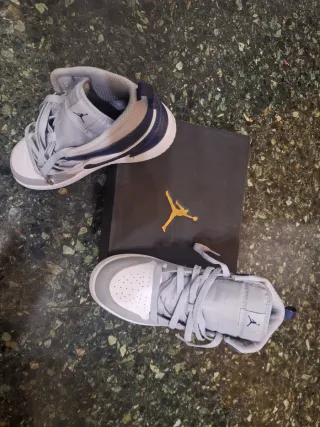 Zapatillas Jordan Talla 37 Gris/Blanco