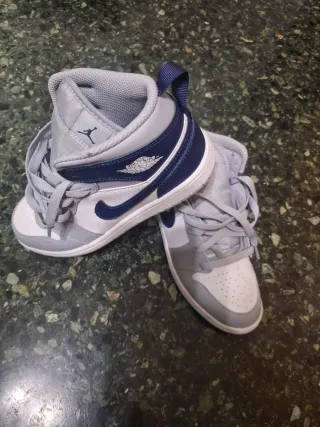 Zapatillas Jordan Talla 37 Gris/Blanco