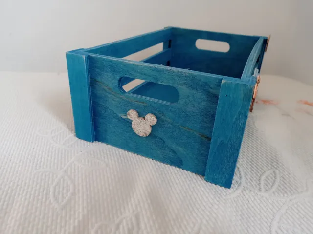 Caja de madera decorada Iván