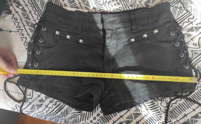 Shorts vaqueros negros con cordones