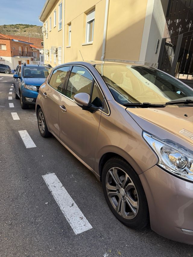 Peugeot 208/año 2011/ 1600HDI/ 90CV/ 245321km