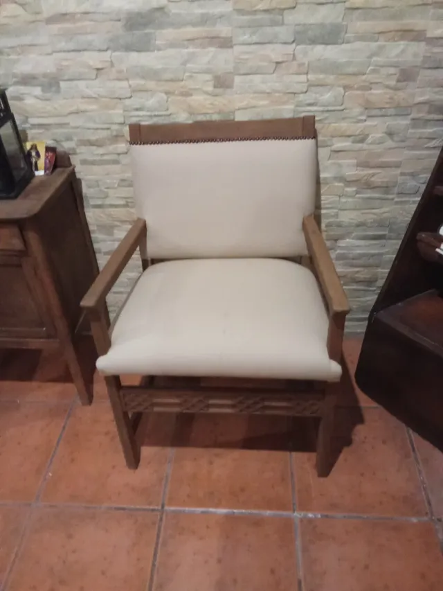4 Sillones de madera y tela beige
