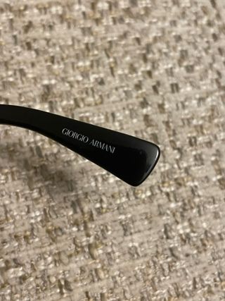 Occhiali Giorgio Armani neri e con logo con Swarow