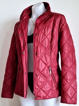 Abrigo Plumifero Corto de Mujer