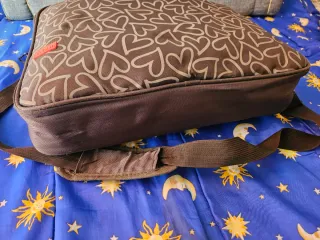 Maletín portátil Trust con estampado de corazones