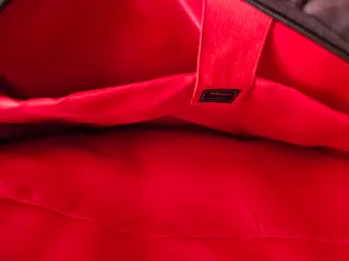 Maletín portátil Trust con estampado de corazones