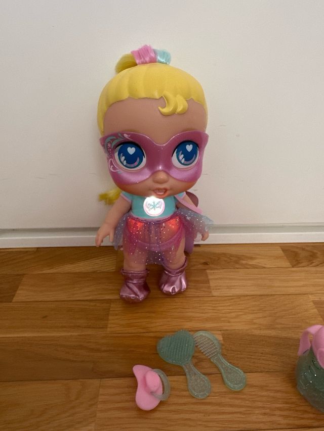 Muñeca Heroína con Accesorios. Con sonido