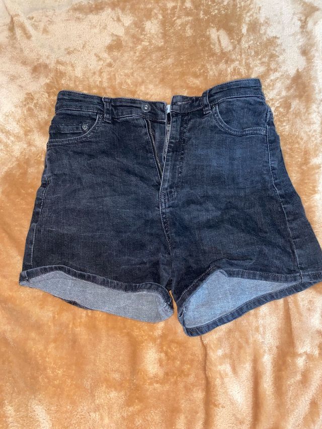 Shorts negros tiro alto