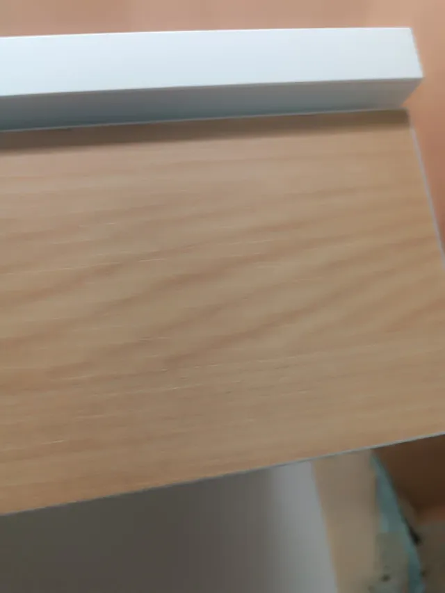 Mensola sospesa in  legno