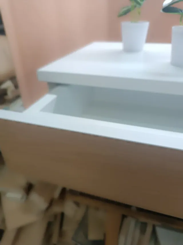 Mensola sospesa in  legno