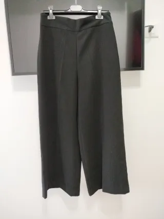 Pantaloni neri a palazzo