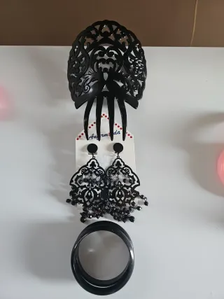 Peineta y pendientes flamenca negros
