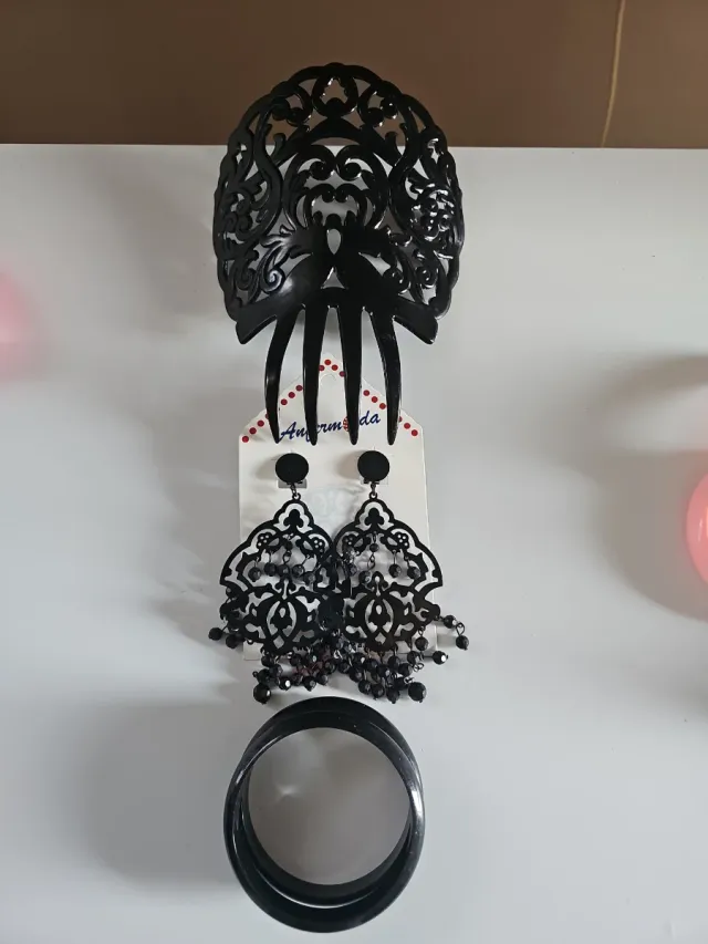 Peineta y pendientes flamenca negros