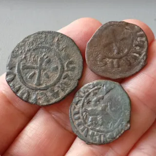 ≡ Lote de 3 monedas antiguas medievales