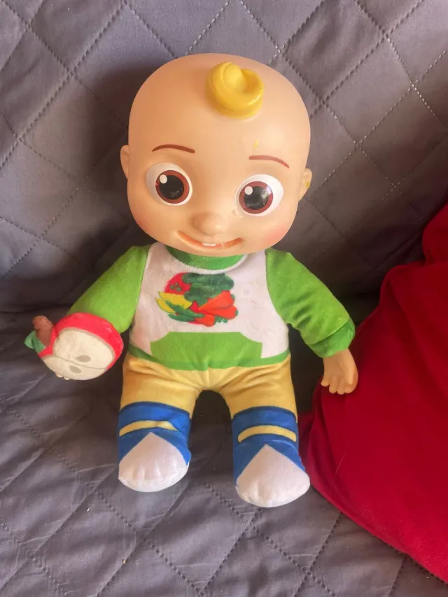 Muñeco CoComelon JJ