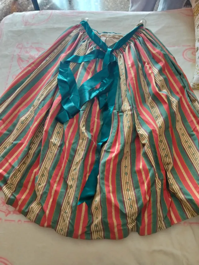 Traje de huertana multicolor