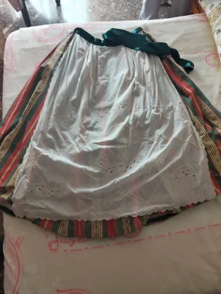 Traje de huertana multicolor