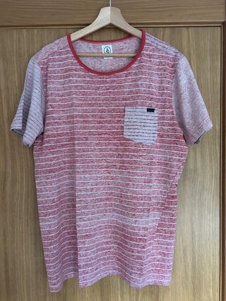 Camiseta Volcom Rayas Rojas y Blancas Talla M