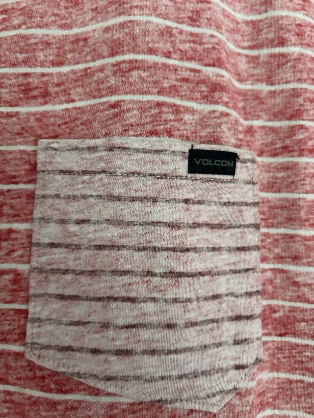 Camiseta Volcom Rayas Rojas y Blancas Talla M
