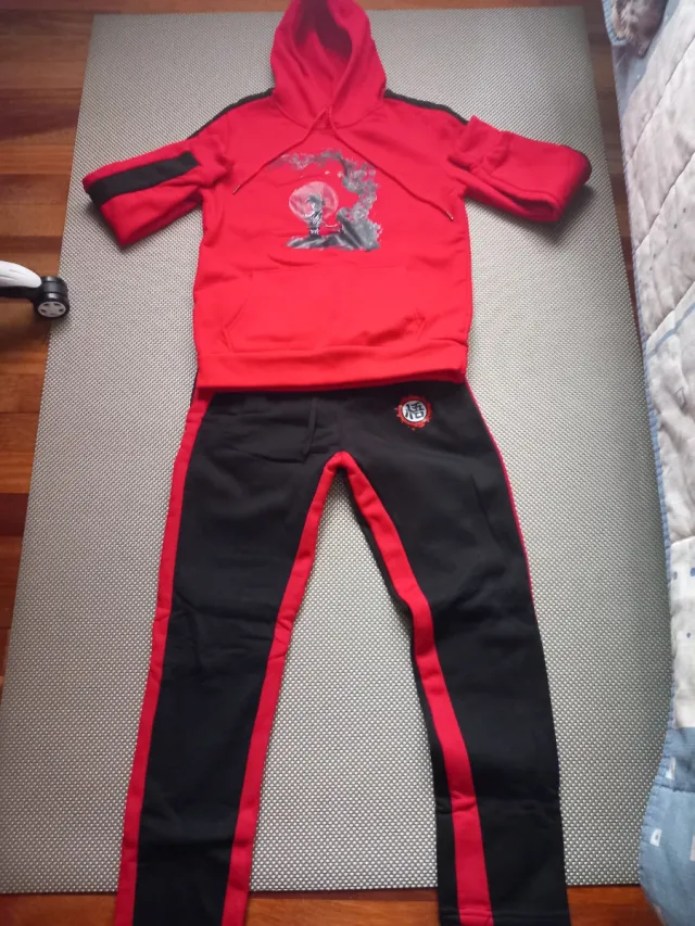 Chándal Dragon Ball Negro y Rojo
