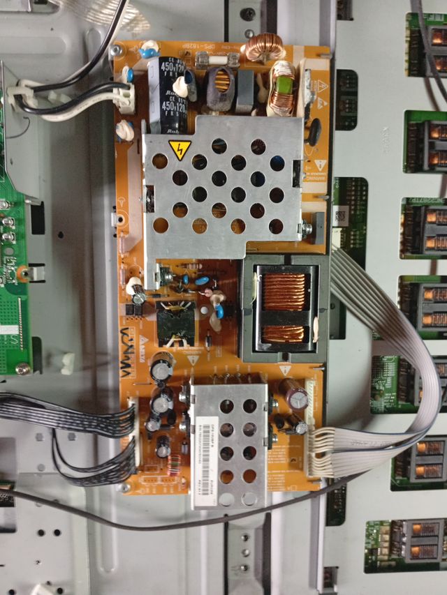 TV Philips 32PFL5522D/12 32 2007 (não liga)