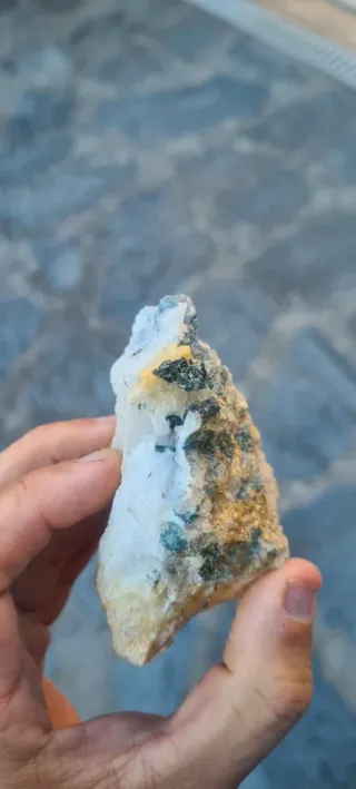 Minerali Muscovite Monte folgorito Pietrasanta