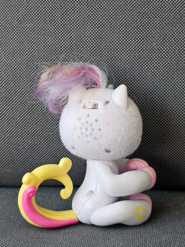 Unicornio Interactivo Fingerlings