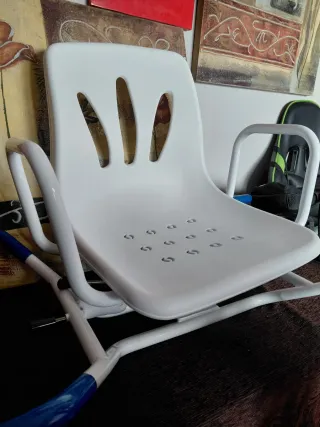 Silla adaptada para bañera. Nuevo sin usar. 

