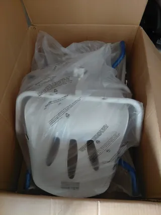 Silla adaptada para bañera. Nuevo sin usar. 
