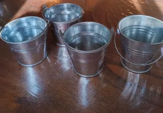 Set 4 sottovasi in latta