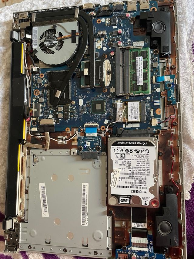 Portátil Lenovo IdeaPad Z510 i7 NO ENCIENDE