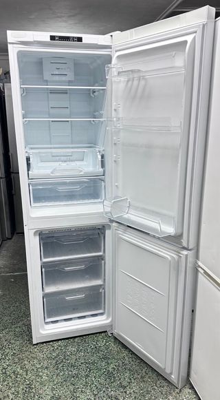 Nevera Indesit blanca