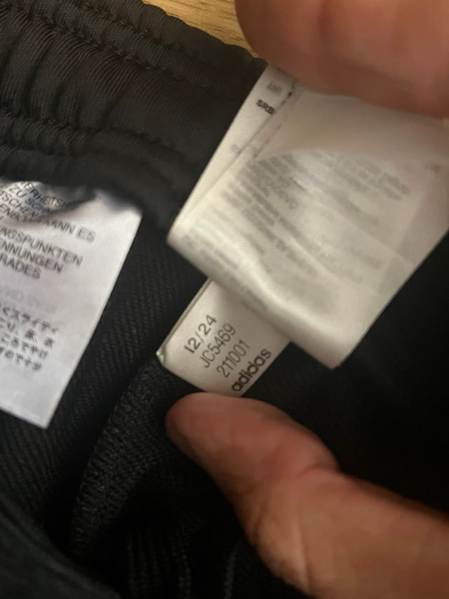 Pantalón Adidas Negro con Detalles Rosas