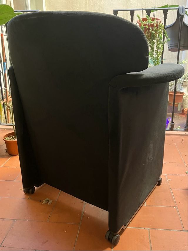 Sillón Afra y Tobia Scarpa modelo Ronda