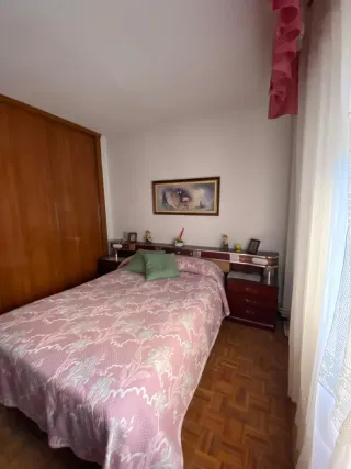 Cabecero y mesillas de noche