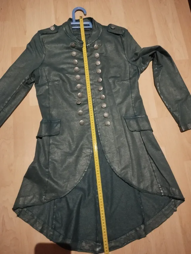 Chaqueta militar corte tailandés